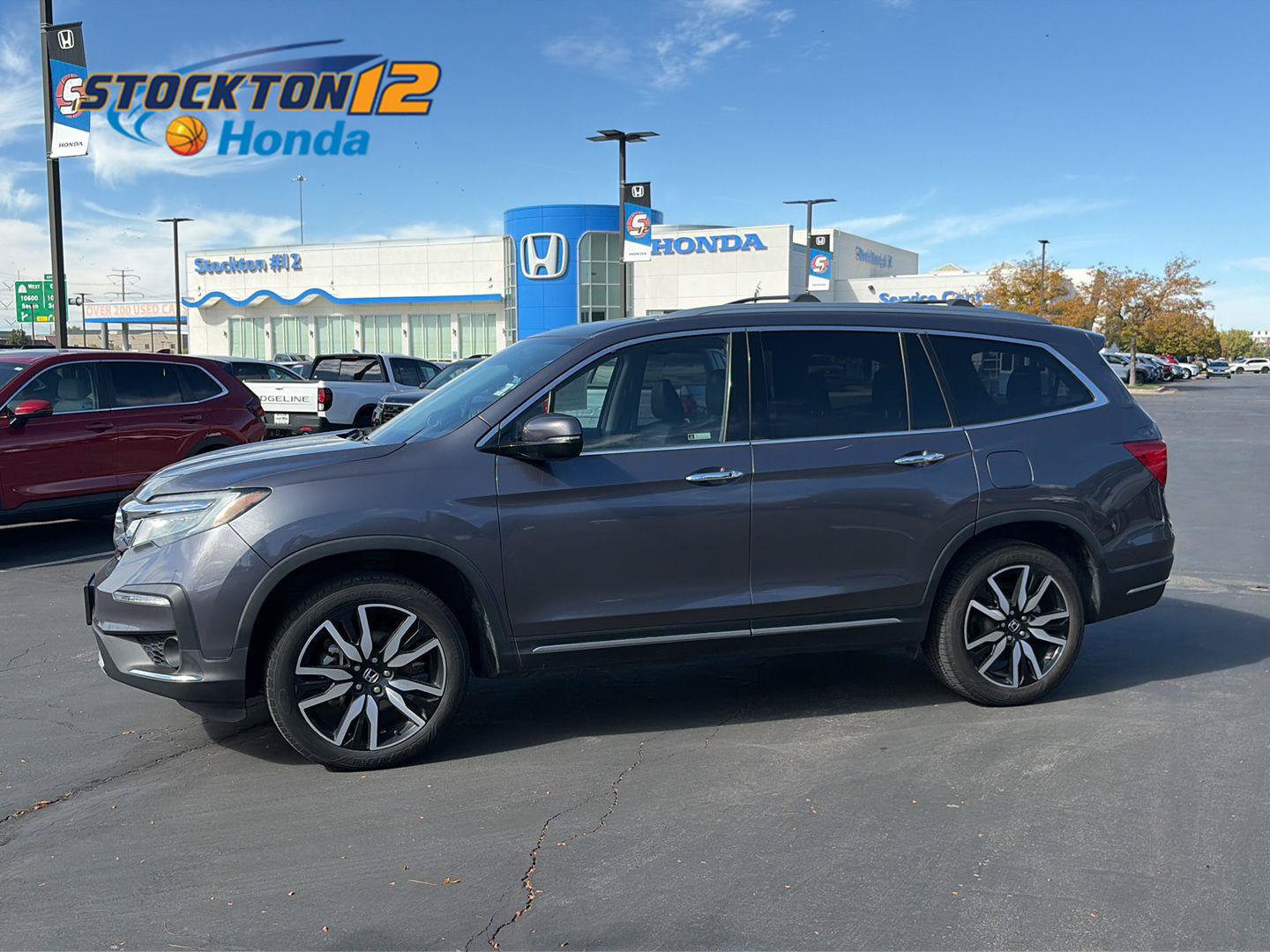 Used 2020 Honda Pilot Touring image 1