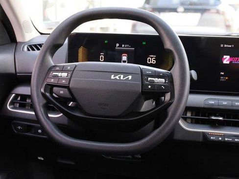 Used 2025 Kia K4 FWD image 24