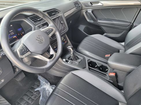 Used 2024 Volkswagen Tiguan SE FWD image 20