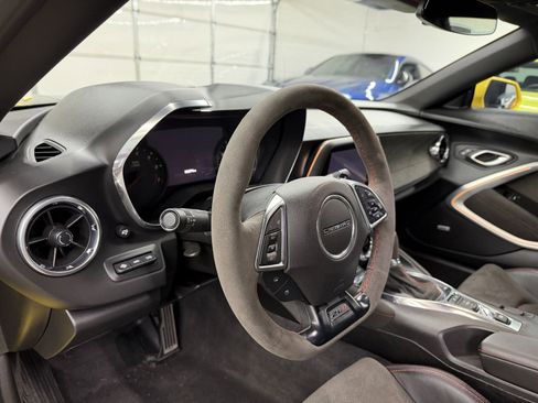 Used 2018 Chevrolet Camaro ZL1 image 17