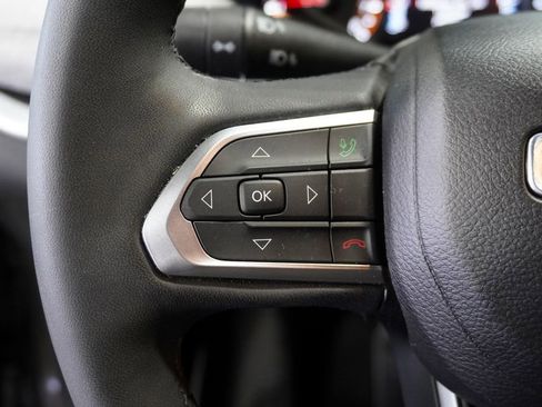 Used 2023 Jeep Compass Latitude image 21