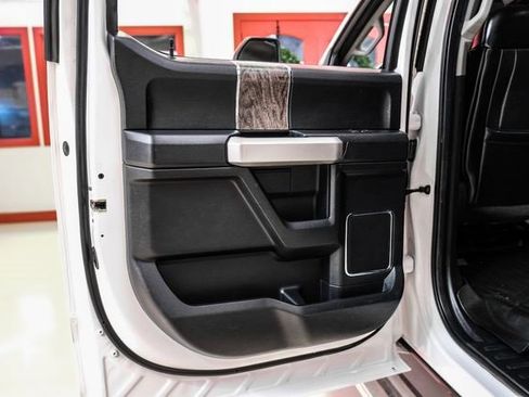 Used 2019 Ford F250 Lariat w/ Lariat Value Package image 41