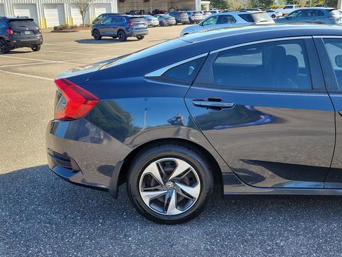 Certified 2019 Honda Civic LX image 6