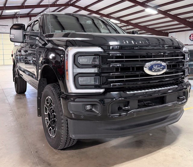 Used 2025 Ford F350 Platinum AWD/4WD image 1