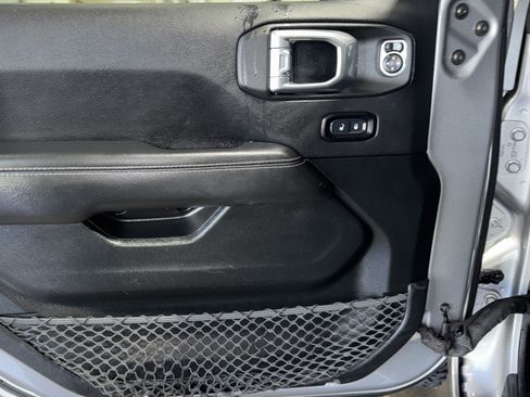 Used 2021 Jeep Wrangler Unlimited Sahara AWD/4WD image 16
