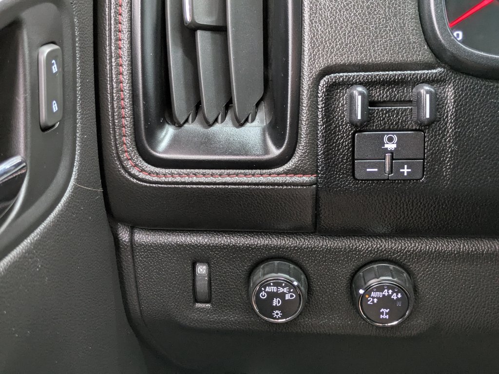 Used 2018 GMC Canyon All Terrain w/ All Terrain X Package AWD/4WD image 9