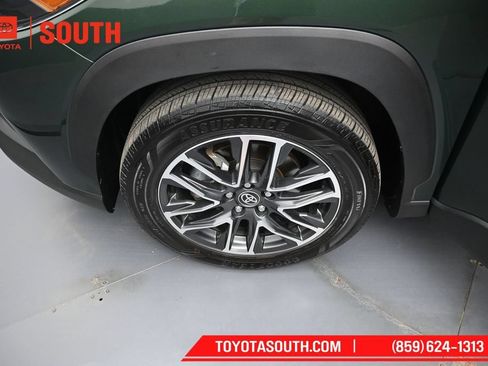 Used 2026 Toyota Corolla Cross XLE AWD/4WD image 35