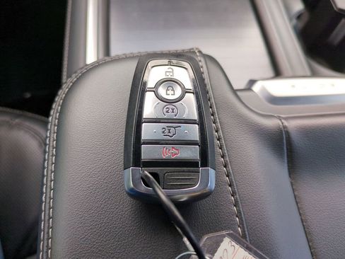 Used 2025 Ford Expedition Platinum w/ Stealth Appearance Package AWD/4WD image 28