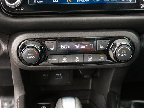 Used 2024 Nissan Kicks SR w/ SR Premium Package FWD image 17