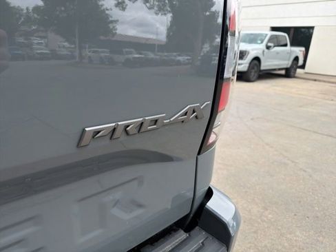 Used 2023 Nissan Frontier PRO-4X w/ Pro Convenience Package AWD/4WD image 13
