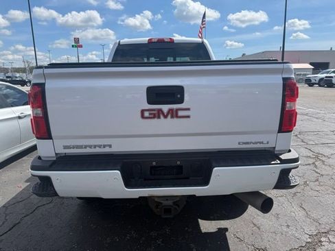 Used 2018 GMC Sierra 2500 Denali w/ Duramax Plus Package image 4