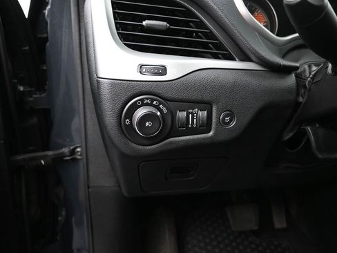 Used 2016 Jeep Cherokee Trailhawk w/ Comfort/Convenience Group AWD/4WD image 12