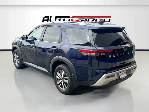 Used 2022 Nissan Pathfinder SL FWD image 5