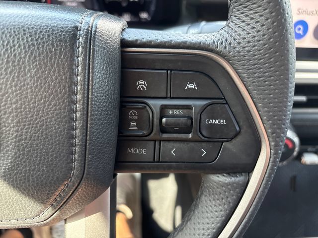 Used 2025 Toyota Tacoma TRD Sport AWD/4WD image 11