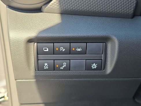 Used 2025 Nissan Kicks Play S image 25