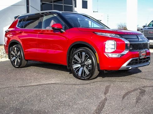 New 2026 Mitsubishi Outlander SEL image 3