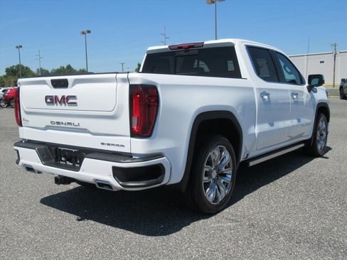 Used 2024 GMC Sierra 1500 Denali w/ Denali Reserve Package AWD/4WD image 7