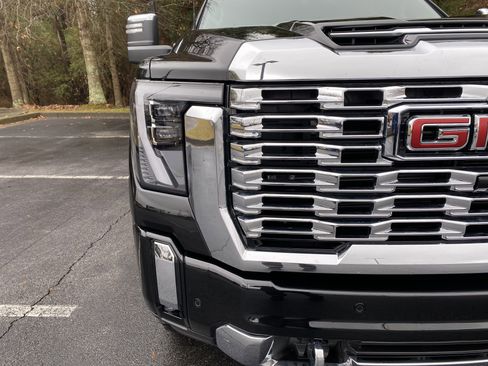 Used 2024 GMC Sierra 2500 Denali w/ Denali Reserve Package image 15