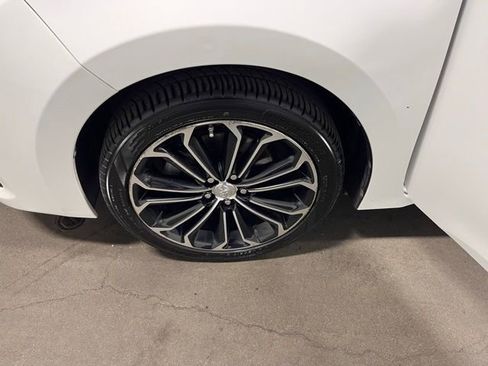 Used 2015 Toyota Corolla S image 29