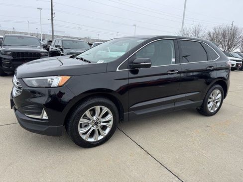 Used 2024 Ford Edge Titanium image 3