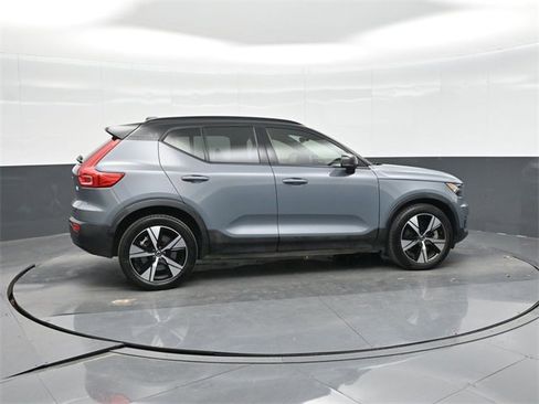 Used 2022 Volvo XC40 P8 Recharge Plus image 7