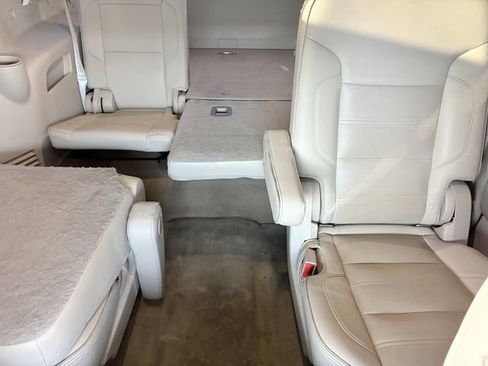 Used 2015 GMC Yukon XL Denali image 9