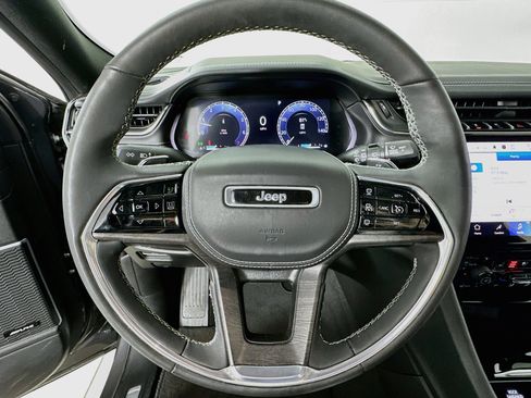 Used 2023 Jeep Grand Cherokee Overland AWD/4WD image 11