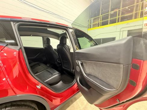 Used 2022 Tesla Model Y Performance AWD/4WD image 41