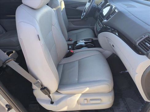 Used 2021 Honda Pilot Elite image 24