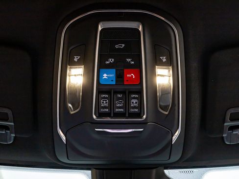 Used 2025 Jeep Grand Cherokee L Limited RWD image 24