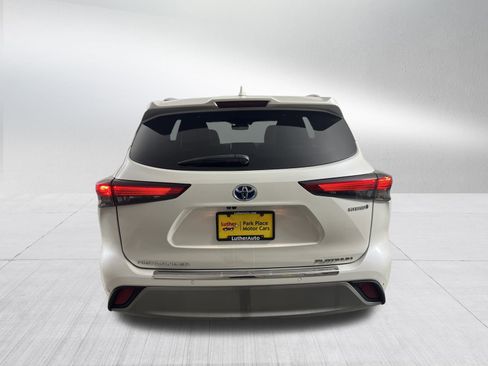 Used 2021 Toyota Highlander Platinum image 6