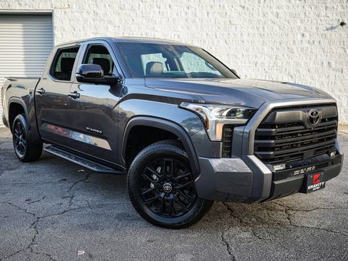 Used 2026 Toyota Tundra Limited AWD/4WD image 8