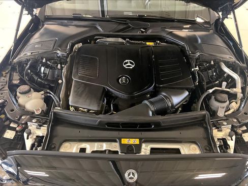 Used 2025 Mercedes-Benz C 300 4MATIC Sedan image 28