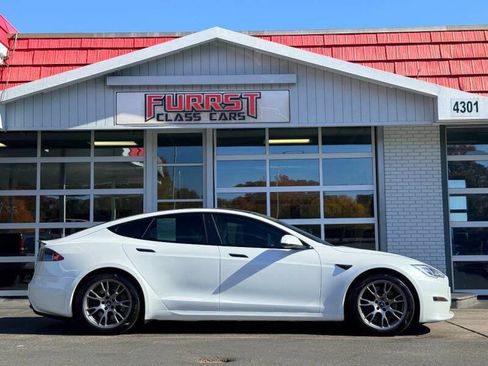 Used 2021 Tesla Model S Plaid image 2