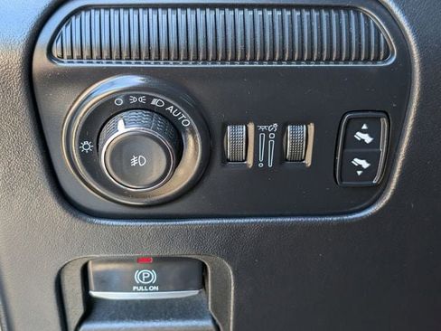 Used 2023 Jeep Grand Wagoneer Series II AWD/4WD image 20