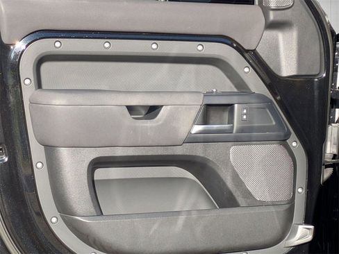 Used 2022 Land Rover Defender 110 image 16