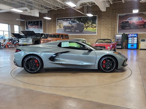 Used 2022 Chevrolet Corvette Stingray Convertible w/ 1LT image 9