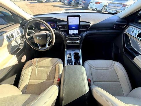 Used 2020 Ford Explorer Platinum w/ Premium Technology Package image 25