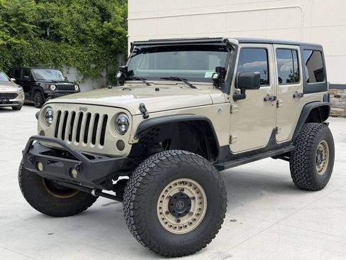 Used 2017 Jeep Wrangler Unlimited Sport w/ Quick Order Package 24S AWD/4WD image 4
