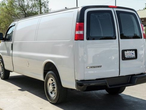 Used 2022 Chevrolet Express 2500 Extended w/ Driver Convenience Package RWD image 8