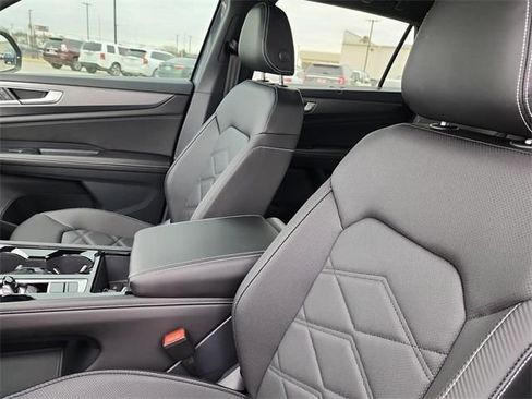 New 2026 Volkswagen Atlas Cross Sport SE image 13