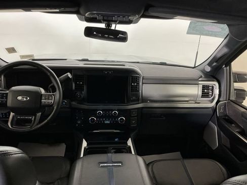 Used 2025 Ford F350 Platinum w/ Tremor Off-Road Package AWD/4WD image 27