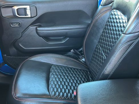 Used 2022 Jeep Gladiator Rubicon w/ Cold Weather Group image 20