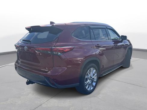 Used 2023 Toyota Highlander Limited FWD image 6