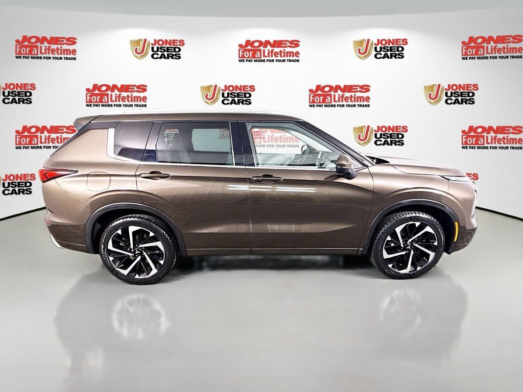 Used 2023 Mitsubishi Outlander SEL AWD/4WD image 17