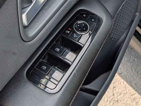 Used 2023 Nissan Ariya FWD image 19