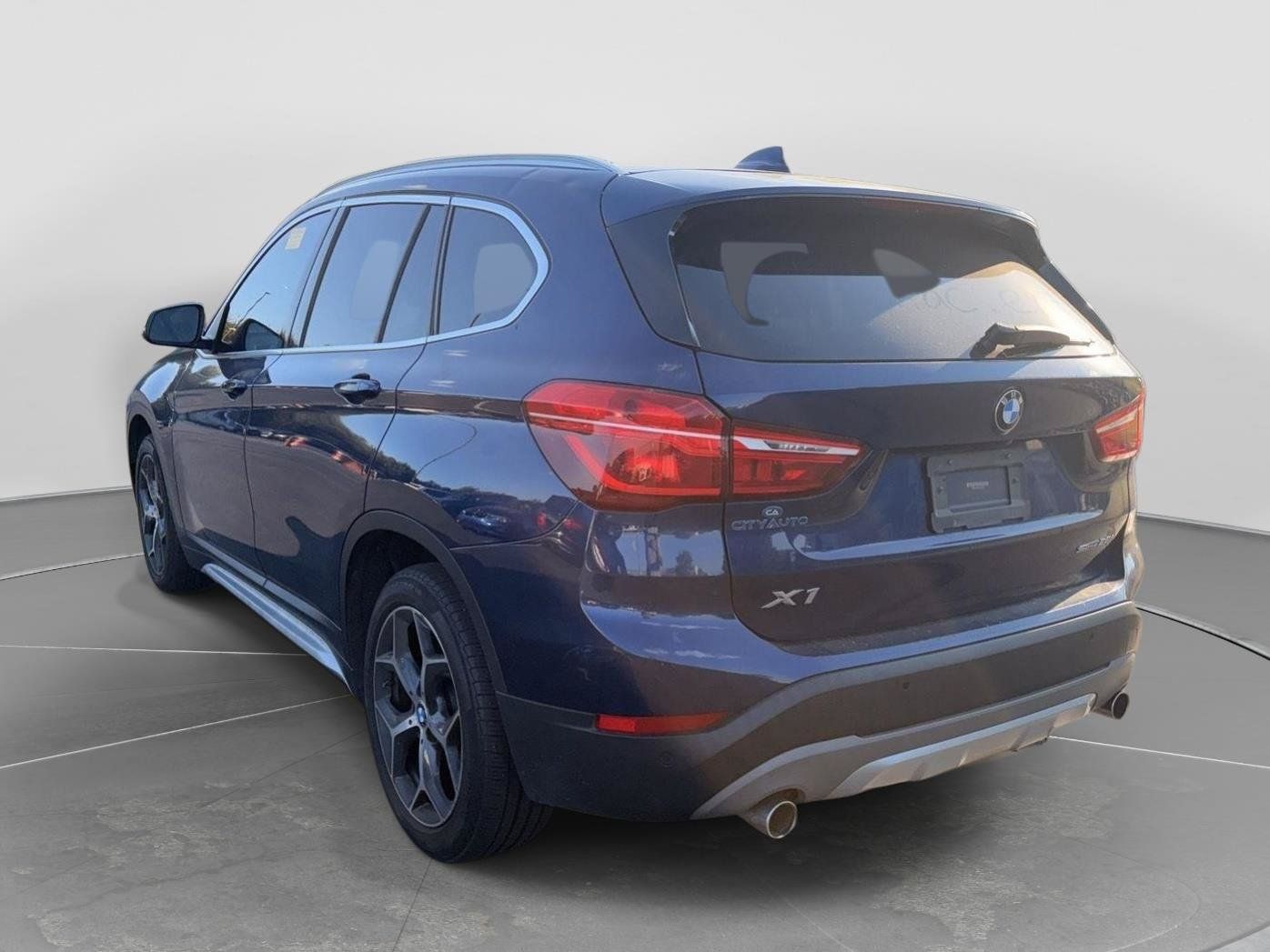 Used 2019 BMW X1 sDrive28i w/ Convenience Package FWD image 2
