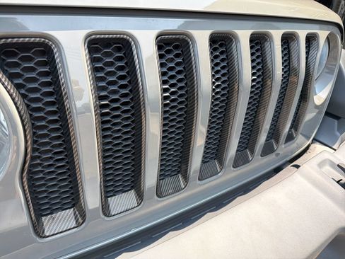 Used 2021 Jeep Wrangler Sport AWD/4WD image 29