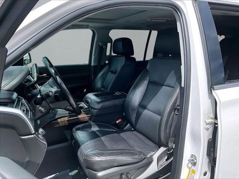 Used 2020 Chevrolet Suburban LT image 26
