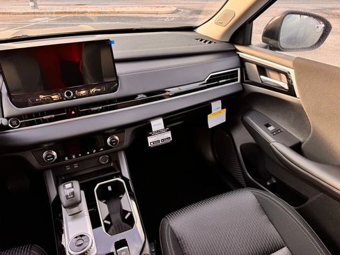 New 2026 Mitsubishi Outlander ES FWD image 24